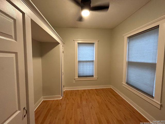 407 E Locust St Apt 4, San Antonio, TX 78212