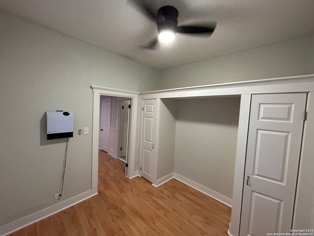 407 E Locust St Apt 4, San Antonio, TX 78212