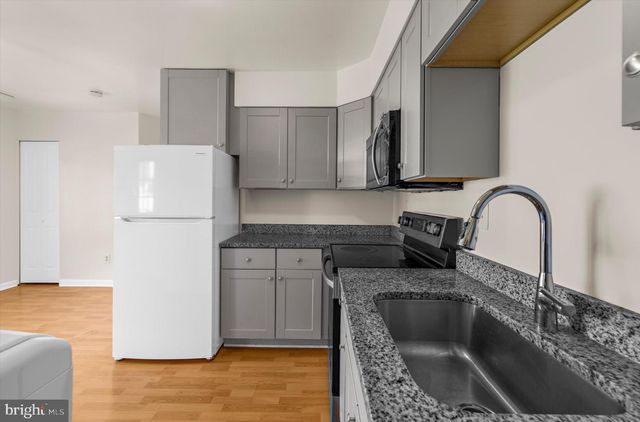 7704 QUEENS PARK RD, Pasadena, MD 21122