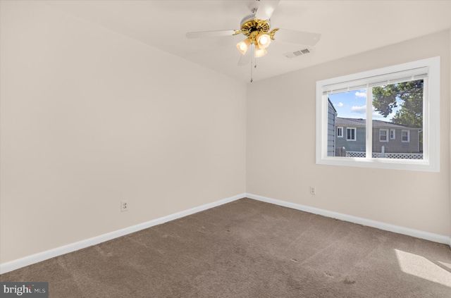 7704 QUEENS PARK RD, Pasadena, MD 21122