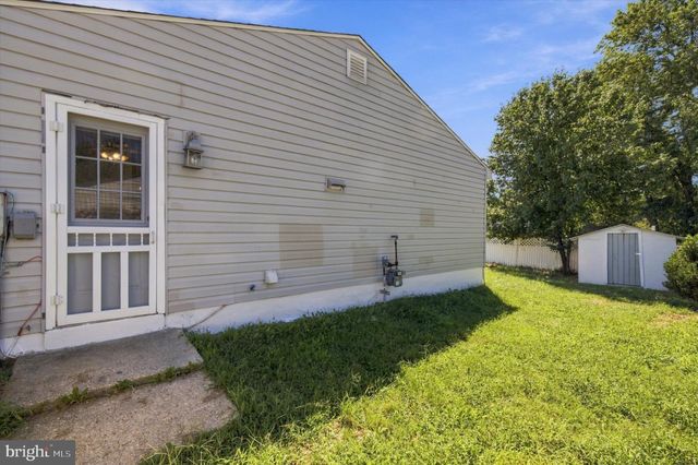 7704 QUEENS PARK RD, Pasadena, MD 21122