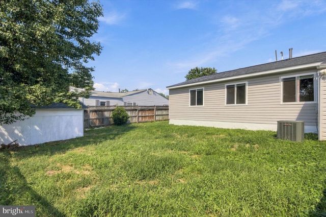 7704 QUEENS PARK RD, Pasadena, MD 21122