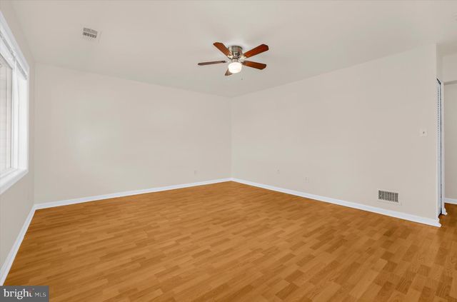 7704 QUEENS PARK RD, Pasadena, MD 21122