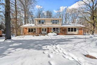 1761 Oakstone Drive, Rochester Hills, MI 48309