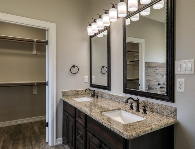 2688 Settlers Way Drive, Sealy, TX 77474