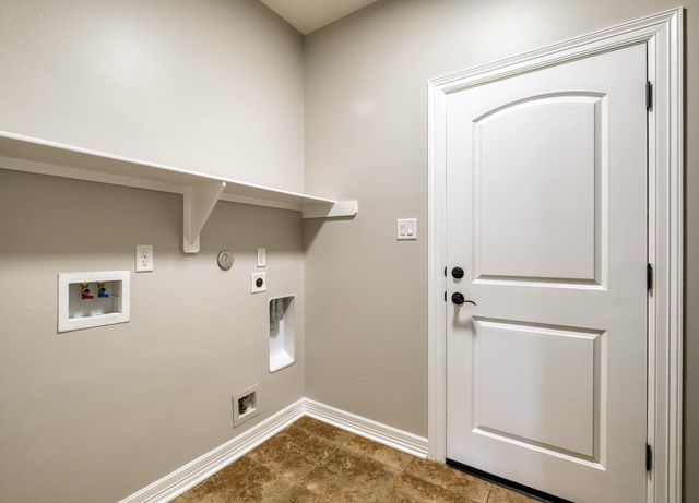2688 Settlers Way Drive, Sealy, TX 77474
