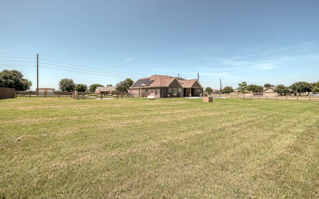2688 Settlers Way Drive, Sealy, TX 77474