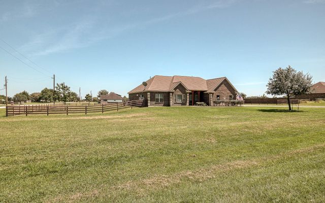 2688 Settlers Way Drive, Sealy, TX 77474