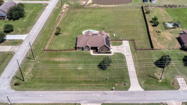 2688 Settlers Way Drive, Sealy, TX 77474