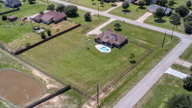 2688 Settlers Way Drive, Sealy, TX 77474