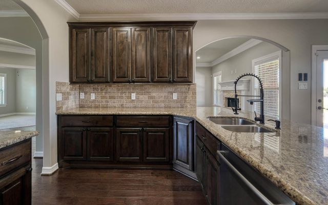 2688 Settlers Way Drive, Sealy, TX 77474