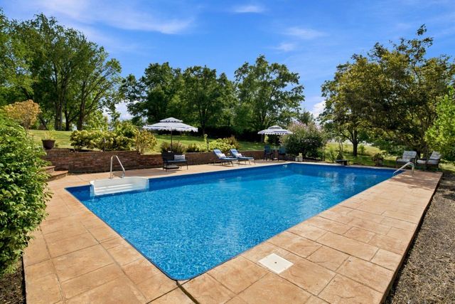 51 Avenue Of Champions, Nicholasville, KY 40356