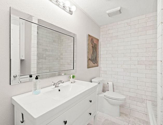 758 W 42nd Street, Houston, TX 77018