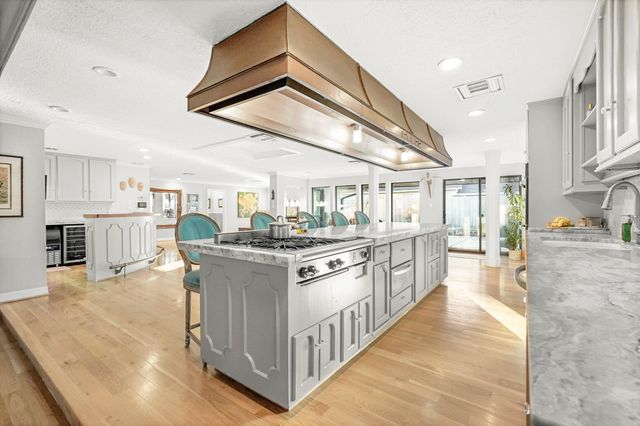 758 W 42nd Street, Houston, TX 77018