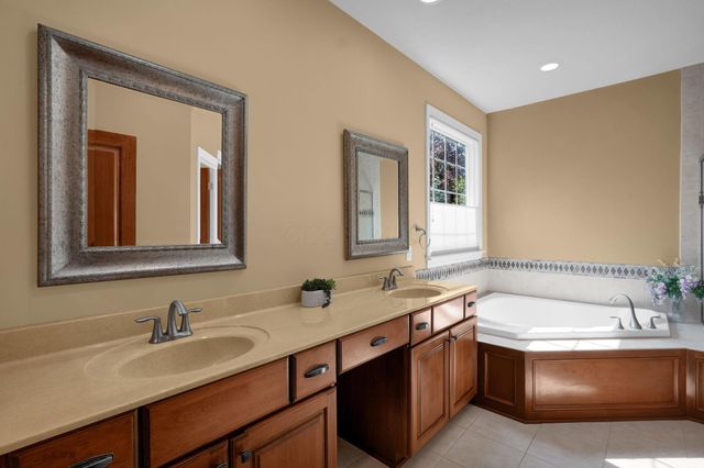 6052 Kentigern Court N, Dublin, OH 43017