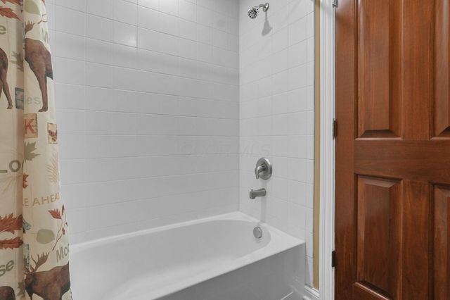 6052 Kentigern Court N, Dublin, OH 43017
