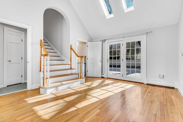 2270 Massachusetts Ave, Lexington, MA 02421