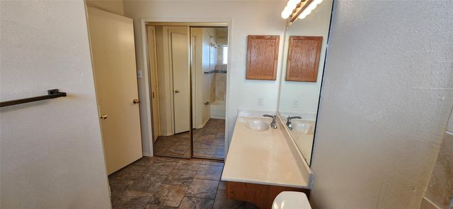 2204 Turf Club Drive, Arlington, TX 76017