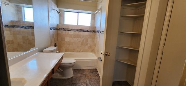 2204 Turf Club Drive, Arlington, TX 76017
