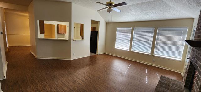 2204 Turf Club Drive, Arlington, TX 76017