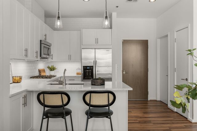 700 12th Ave S Unit 1110, Nashville, TN 37203