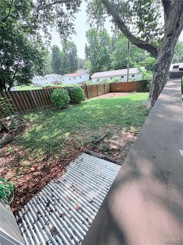 2941 Elmcrest Drive, St Charles, MO 63301