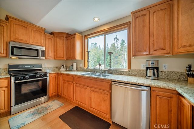 27391 Cottonwood Lane, Lake Arrowhead, CA 92352