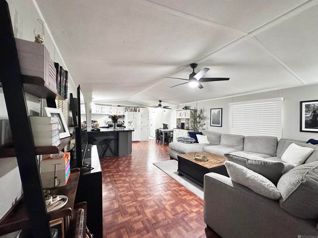 14401 Pine Park Dr, Walker, LA 70785