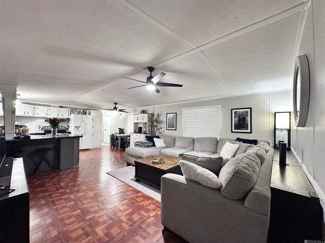 14401 Pine Park Dr, Walker, LA 70785