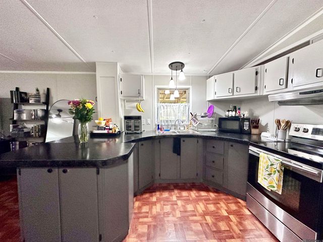 14401 Pine Park Dr, Walker, LA 70785