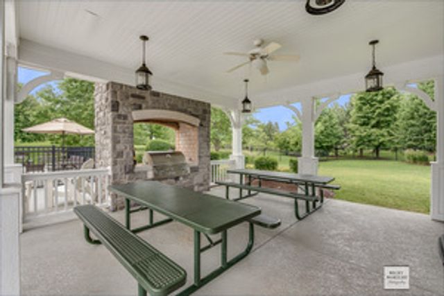 612 Belmont Avenue, Oswego, IL 60543