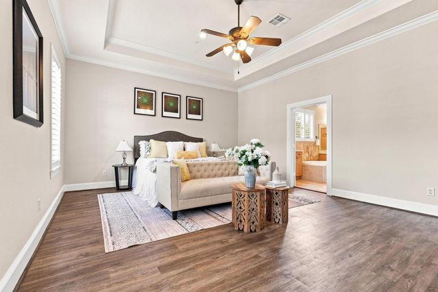 19 N Creekside Court, Houston, TX 77055