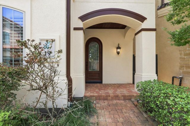 19 N Creekside Court, Houston, TX 77055