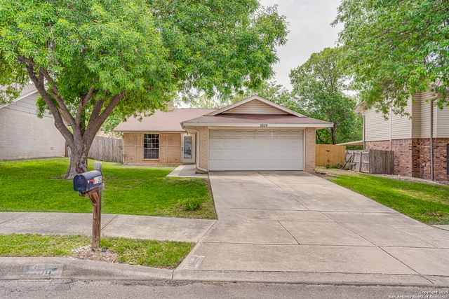 3330 Turnabout, Schertz, TX 78108