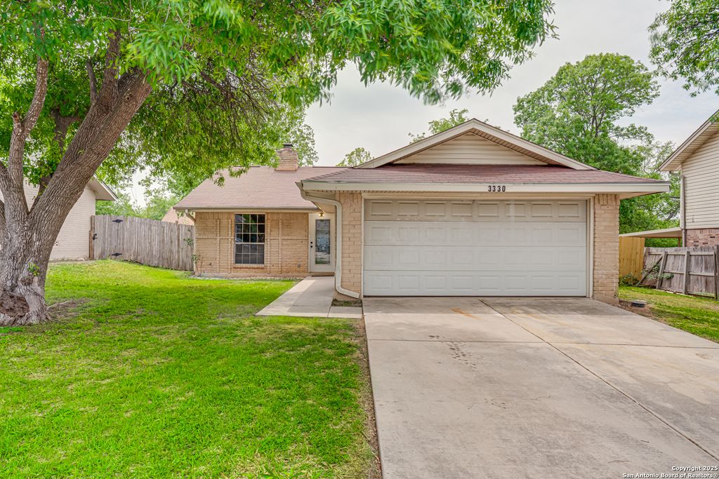 3330 Turnabout, Schertz, TX 78108
