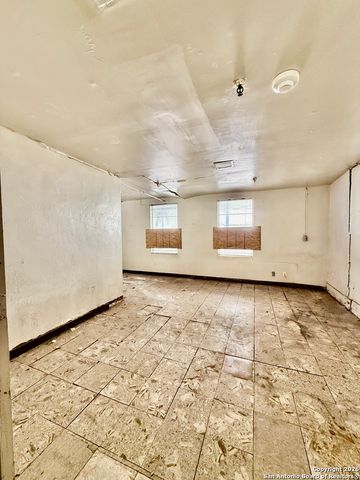 325 E Locust, San Antonio, TX 78212