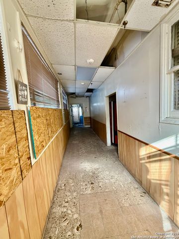 325 E Locust, San Antonio, TX 78212