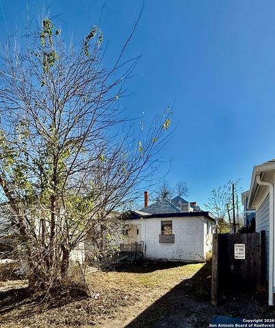 325 E Locust, San Antonio, TX 78212