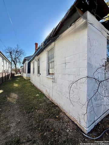 325 E Locust, San Antonio, TX 78212