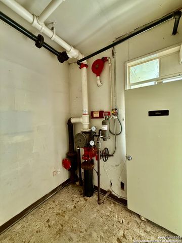 325 E Locust, San Antonio, TX 78212