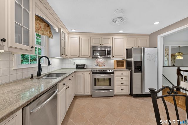 123 Janeway Drive, Guilford, CT 06437