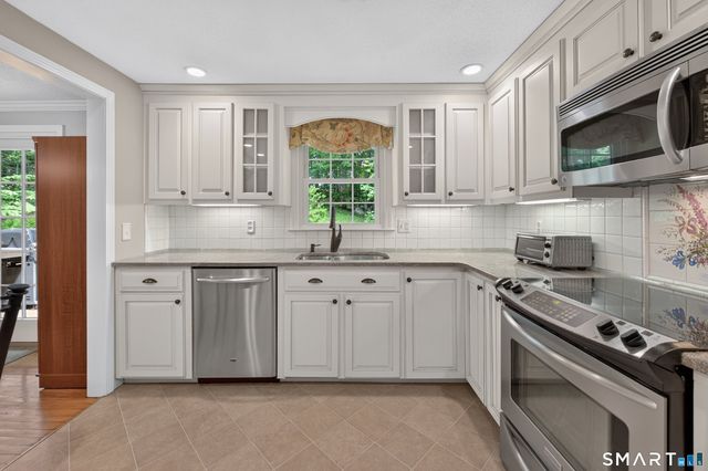 123 Janeway Drive, Guilford, CT 06437