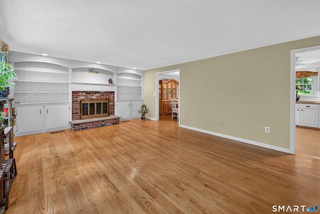 123 Janeway Drive, Guilford, CT 06437