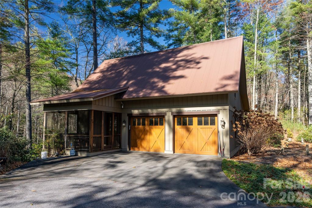 54 Dogwood Branch Road, Zirconia, NC 28790