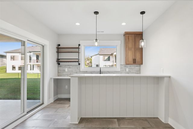 17321 North Valley Drive, Urbandale, IA 50323