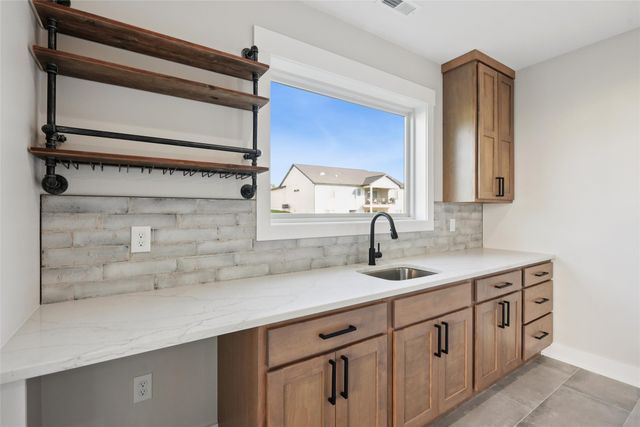 17321 North Valley Drive, Urbandale, IA 50323