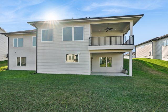 17321 North Valley Drive, Urbandale, IA 50323