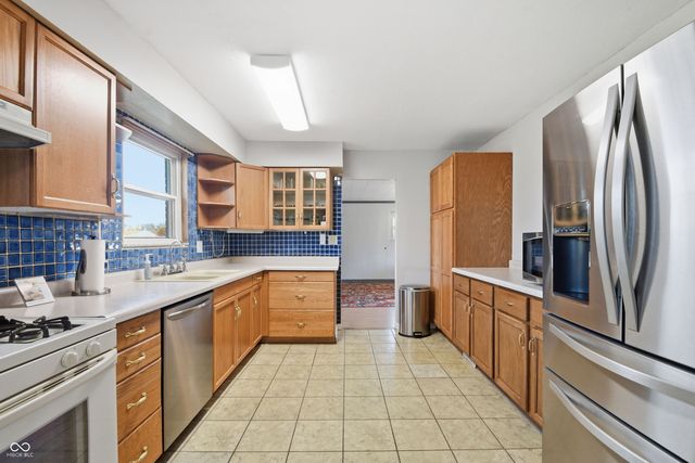 16122 Southeastern Parkway, Fortville, IN 46040