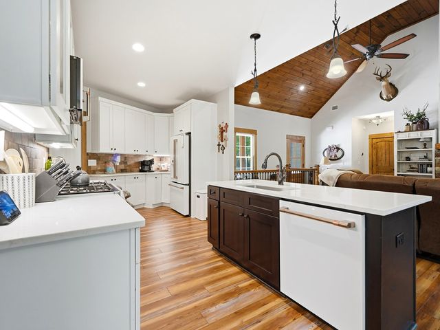 214 Kelly Lane, Ellijay, GA 30540