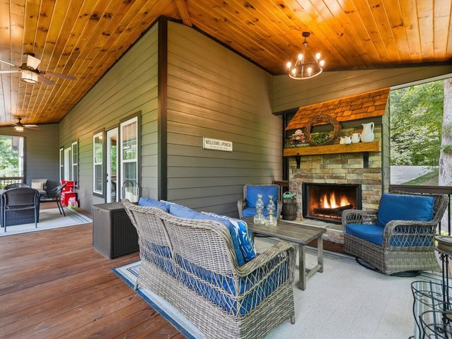 214 Kelly Lane, Ellijay, GA 30540